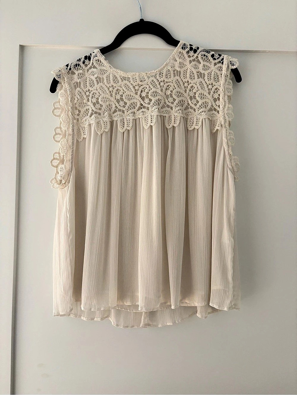ZARA Lace Pleated Blouse in White Size Medium NWT beautiful feminine